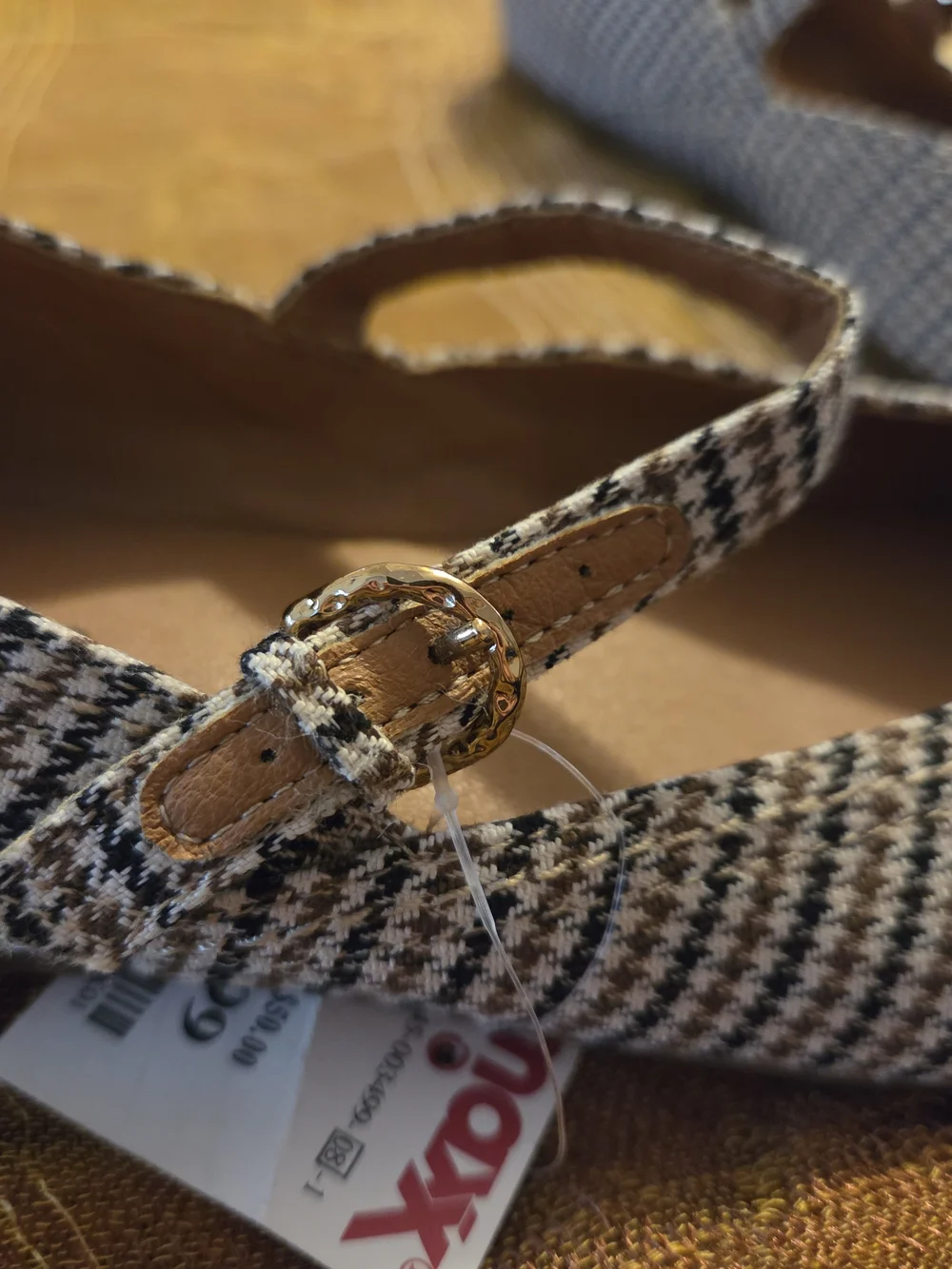 NWT Lucky Brand Classic Houndstooth Mary Jane Flats - Tan/Black